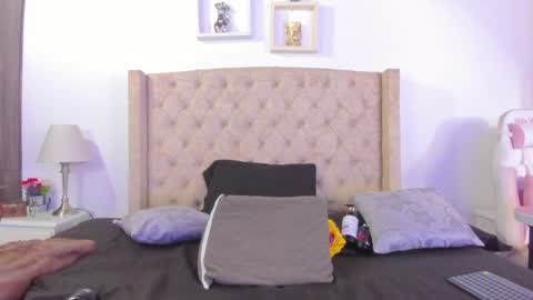 Snapshot of natalia_collinslim chatting on 01-25-25, 03:19 Natalia online show from 01-25-25, 03:19