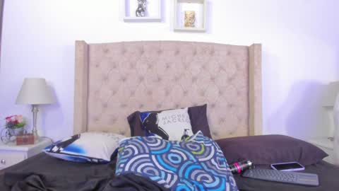 Snapshot of natalia_collinslim chatting on 01-29-25, 06:22 Natalia online show from 01-29-25, 06:22