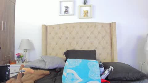 Snapshot of natalia_collinslim chatting on 02-15-25, 03:42 Natalia online show from 02-15-25, 03:42