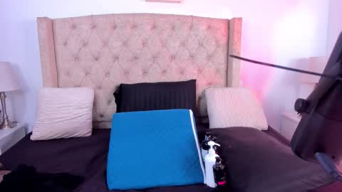 Snapshot of natalia_collinslim chatting on 09-13-25, 03:17 Natalia online show from 09-13-25, 03:17