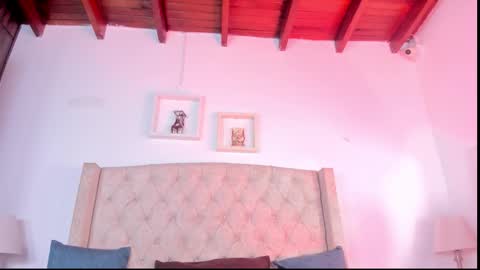 Snapshot of natalia_collinslim chatting on 10-15-25, 03:17 Natalia online show from 10-15-25, 03:17