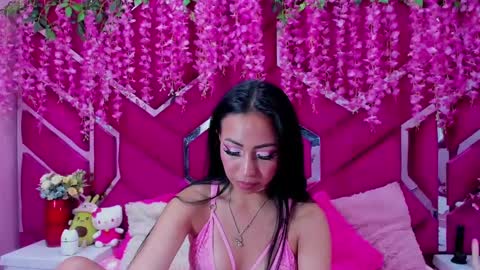 Snapshot of natalia_pinkk chatting on 02-06-25, 06:08 natalia pinkk online show from 02-06-25, 06:08
