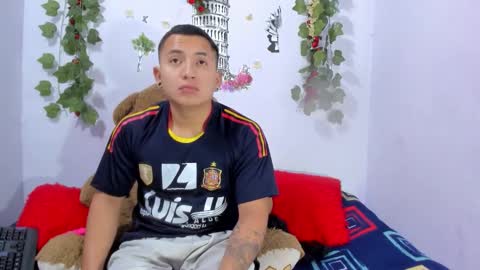 Snapshot of nataliaandjulliam chatting on 02-12-26, 05:02 nataliaandjulliam online show from 02-12-26, 05:02