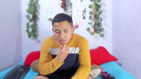 Snapshot of nataliaandjulliam chatting on 02-15-26, 06:54 nataliaandjulliam online show from 02-15-26, 06:54