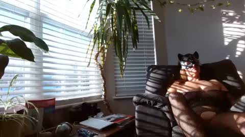 Snapshot of natalianavokov chatting on 01-11-25, 09:15 Natalia Navokov online show from 01-11-25, 09:15