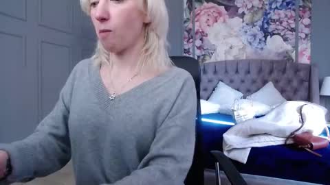 Natalie online show from 02-14-25, 09:03