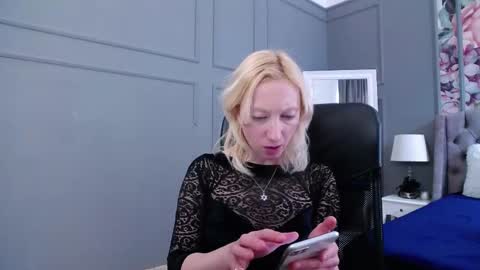 Natalie online show from 02-21-25, 10:39