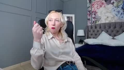 Natalie online show from 03-03-25, 07:21