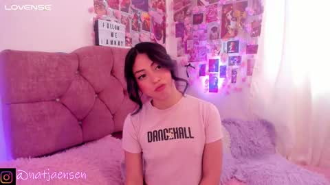 Snapshot of natalie_jaensen chatting on 01-15-25, 10:35 online show from 01-15-25, 10:35
