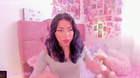 Snapshot of natalie_jaensen chatting on 02-09-25, 08:56 online show from 02-09-25, 08:56