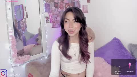 Snapshot of natalie_jaensen chatting on 09-10-25, 10:10 online show from 09-10-25, 10:10