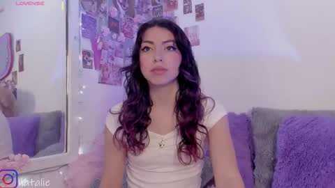 Snapshot of natalie_jaensen chatting on 10-02-25, 08:05 online show from 10-02-25, 08:05