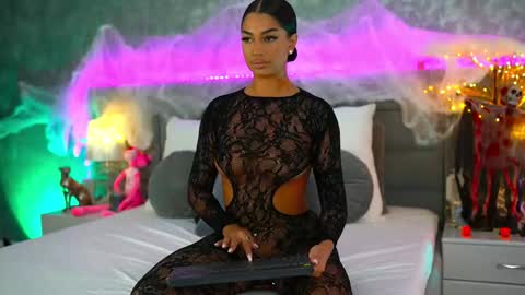 nataliedelices online show from 10-18-25, 06:19