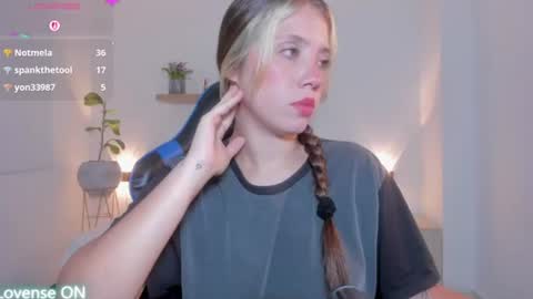 Snapshot of nataly_rodri chatting on 07-05-26, 04:52 Nataly online show from 07-05-26, 04:52