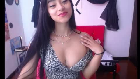 Nataly Escobar online show from 02-07-25, 04:56