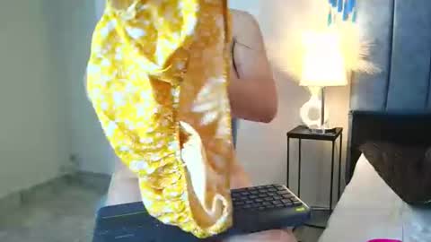 Snapshot of natalyguzman26 chatting on 02-04-26, 02:12 Nataly online show from 02-04-26, 02:12