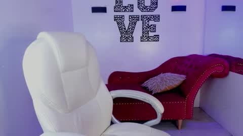 Snapshot of natasha_smith_ws chatting on 11-15-25, 04:25 Natasha online show from 11-15-25, 04:25