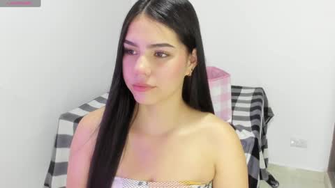 Snapshot of natasha_su chatting on 02-08-25, 12:28 Natalia online show from 02-08-25, 12:28