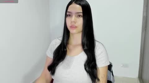 Snapshot of natasha_su chatting on 02-19-25, 02:23 Natalia online show from 02-19-25, 02:23