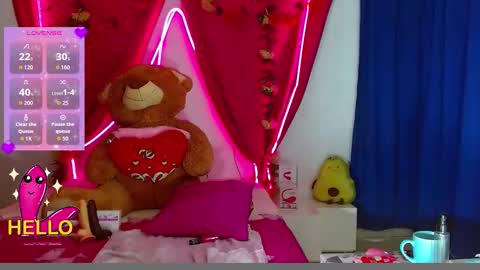 NatashaKissess   online show from 12-15-25, 06:45