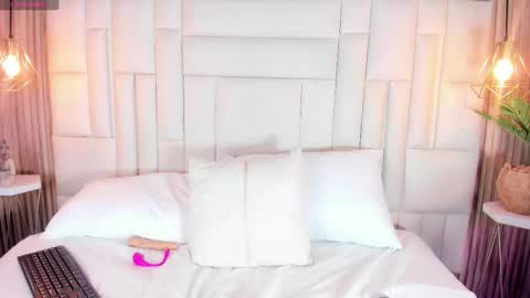 NatashaLondon  online show from 11-28-25, 05:59