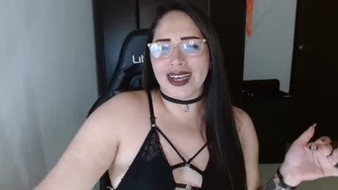 Natasha Smithe  online show from 10-17-25, 01:31