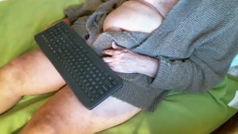 Snapshot of nate1x chatting on 12-12-24, 01:43 nate1x online show from 12-12-24, 01:43