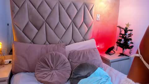 Snapshot of nath_quim chatting on 11-24-25, 08:30 NATH QUIM online show from 11-24-25, 08:30