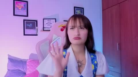 Nathalia Ramirez online show from 04-16-26, 05:52