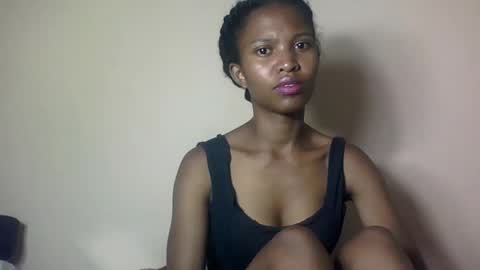 nathalie004 online show from 11-05-25, 07:08