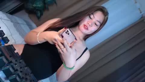 Queen Marga online show from 12-16-25, 02:44