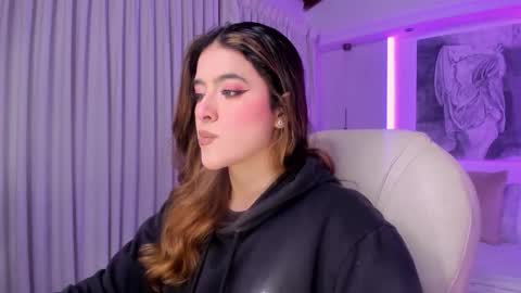 NATHALIE online show from 12-18-25, 11:05