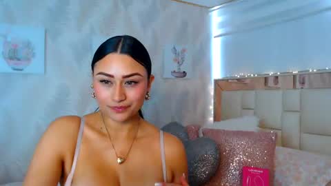 Snapshot of nathalierose_1 chatting on 06-24-26, 04:17 Nathalie Rose online show from 06-24-26, 04:17