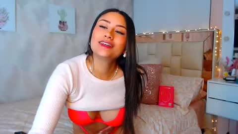 Snapshot of nathalierose_1 chatting on 07-12-26, 10:06 Nathalie Rose online show from 07-12-26, 10:06