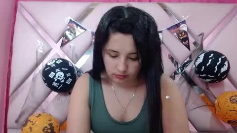 Snapshot of nathaly_low chatting on 10-23-25, 03:06 nathaly low online show from 10-23-25, 03:06