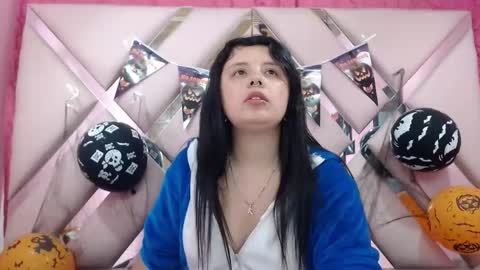 Snapshot of nathaly_low chatting on 10-28-25, 02:59 nathaly low online show from 10-28-25, 02:59