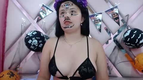 Snapshot of nathaly_low chatting on 10-31-25, 04:13 nathaly low online show from 10-31-25, 04:13