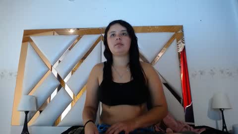 Snapshot of nathaly_low chatting on 03-12-26, 01:17 nathaly low online show from 03-12-26, 01:17