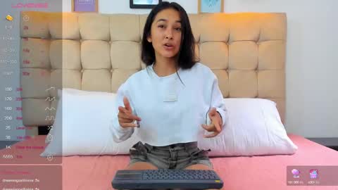 Snapshot of nathaly_rose__ chatting on 02-15-25, 07:06 nathaly_rose__ online show from 02-15-25, 07:06