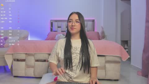 Snapshot of nathaly_star04 chatting on 01-02-25, 03:05 online show from 01-02-25, 03:05