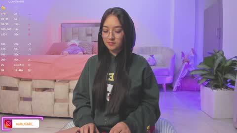 Snapshot of nathaly_star04 chatting on 01-26-25, 02:24 online show from 01-26-25, 02:24