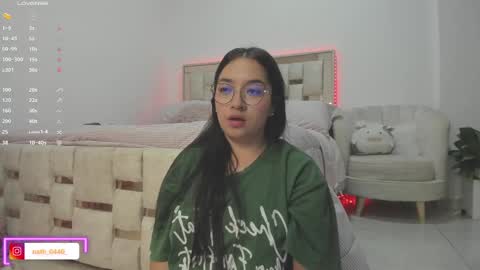 Snapshot of nathaly_star04 chatting on 02-10-25, 05:36 online show from 02-10-25, 05:36