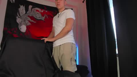 Snapshot of nathan_blake_ chatting on 05-06-26, 04:23 Nathan online show from 05-06-26, 04:23