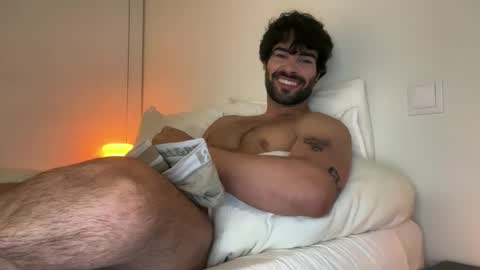 Snapshot of nathan_gael chatting on 04-25-26, 09:34 Nathaniel online show from 04-25-26, 09:34