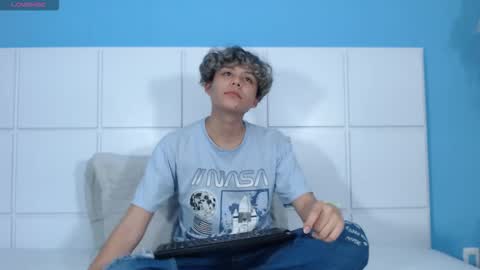 nathanbell1 online show from 09-18-25, 04:58