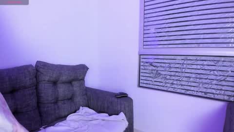 Snapshot of nathilie_steele chatting on 10-15-25, 11:05 Nathilie steele online show from 10-15-25, 11:05