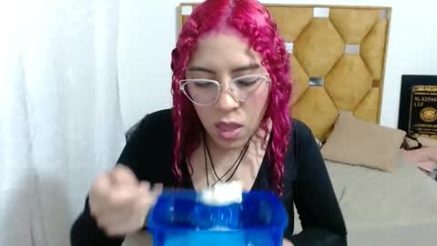 Snapshot of nathy_voyeur chatting on 03-27-26, 02:50 nathy_voyeur online show from 03-27-26, 02:50