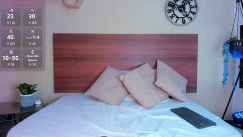 NATTASHA BROWN  online show from 12-23-25, 10:46