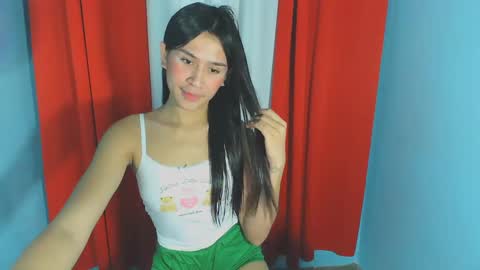 Snapshot of natty121698 chatting on 02-26-25, 09:32 Natty online show from 02-26-25, 09:32