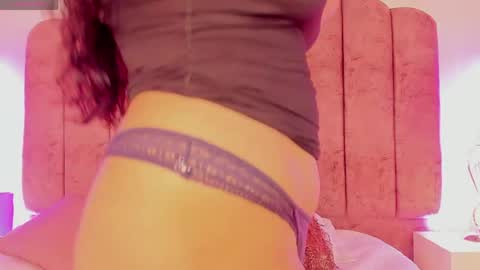 Snapshot of natty_lovee chatting on 04-22-26, 11:45 Naty online show from 04-22-26, 11:45